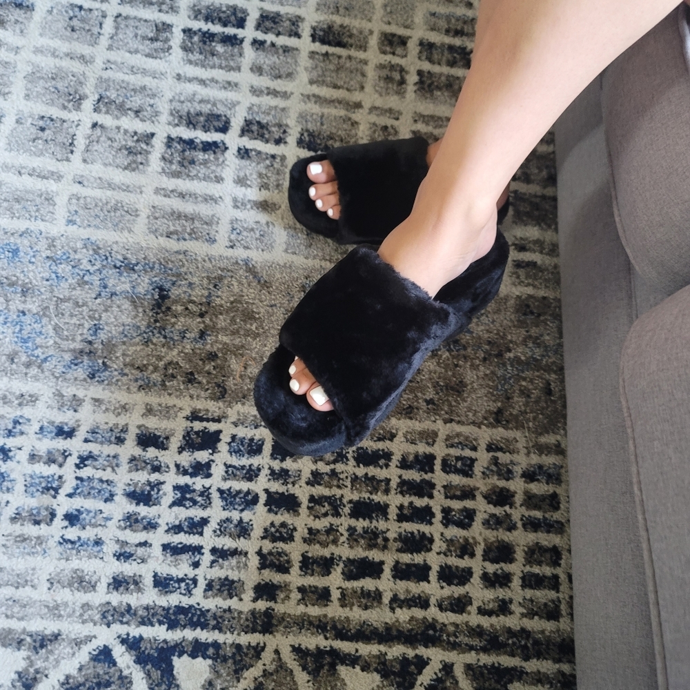 HIGH PLATFORM FUR SANDAL - BLACK - Picture 6 of 6